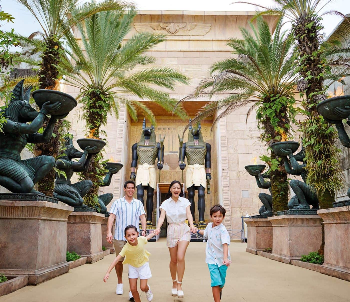 RWS-USS Zone_Ancient-Egypt_Family