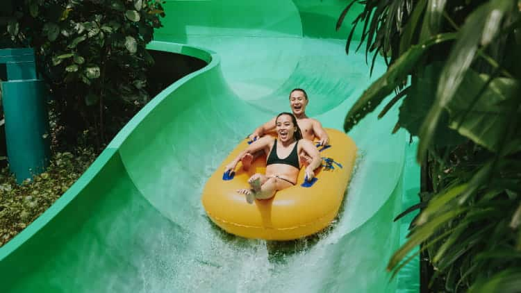 Adventure-Cove-Waterpark-Pipeline-Plunge-750x422