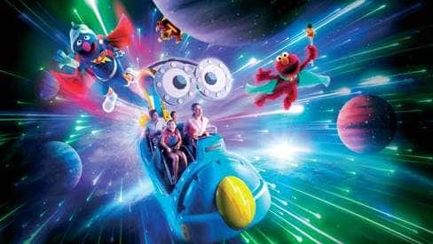 RWS_Universal Studios Singapore_Rise & Dine _Happy Family on Sesame Street Space Chaser