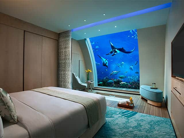 Ocean-Suites_Bedroom_RWS2022_HR_640x480