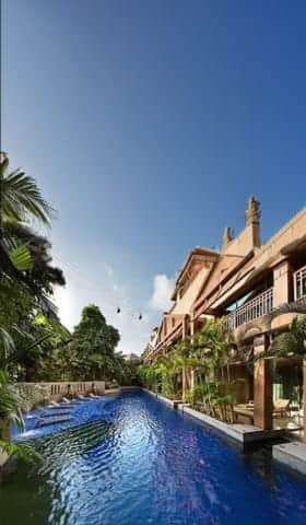 Pool-for-Guests-in-Deluxe-Pool-Rooms-and-Suites